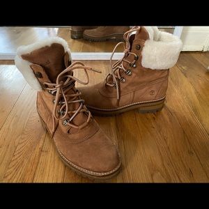 Timberland fur trimmed boots